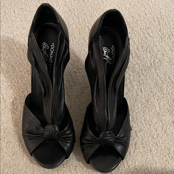 Donald J. Pliner Black Wedge Shoes - Picture 2 of 7